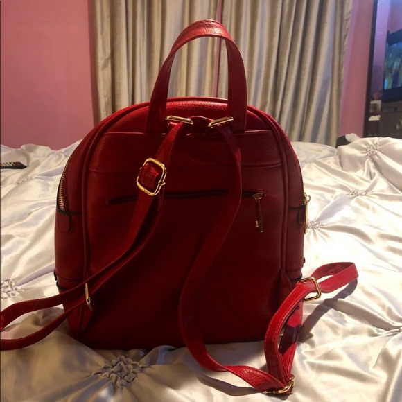 Red backpack - Picture 2 of 4